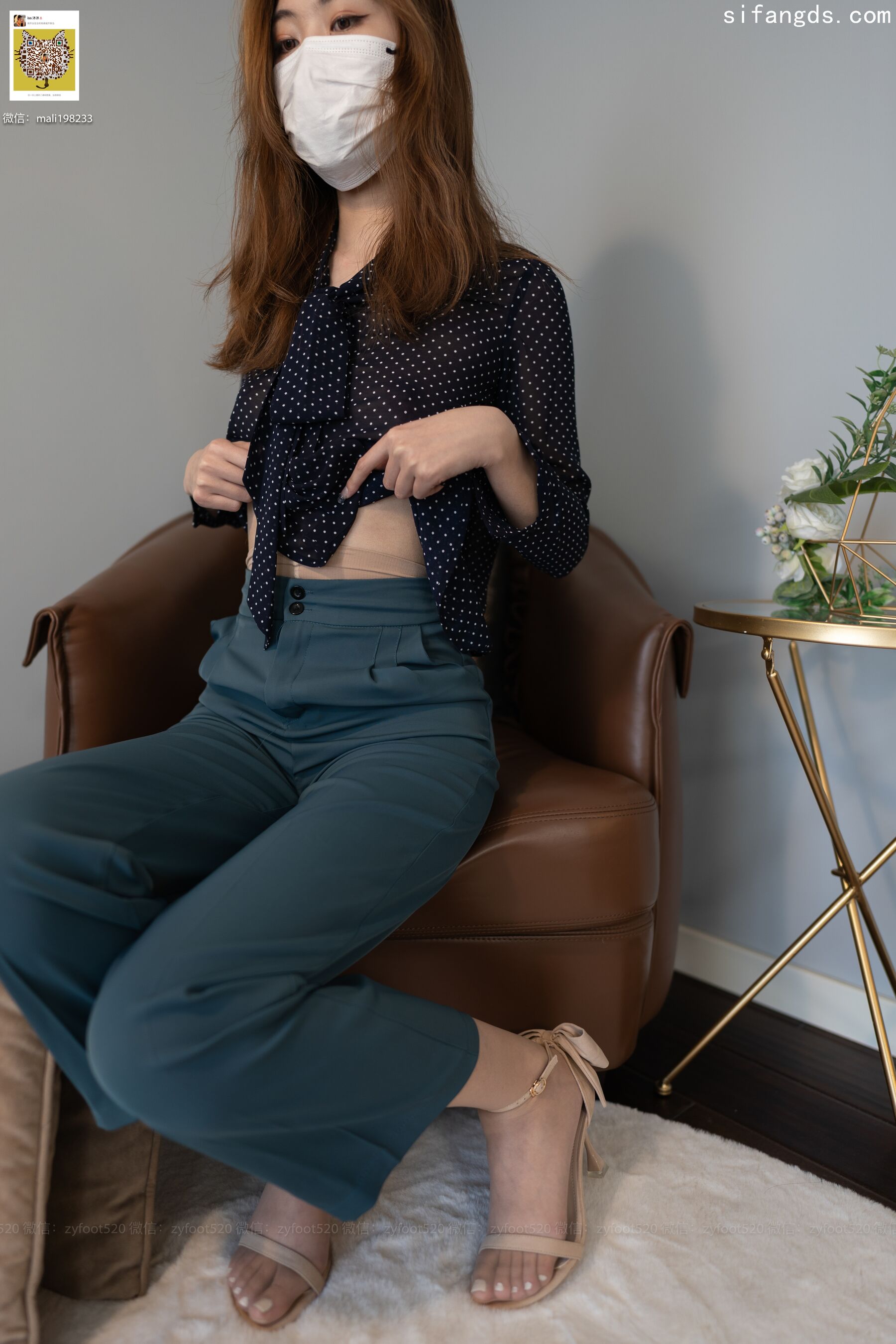 诗薇《连裤袜》 | Page 2