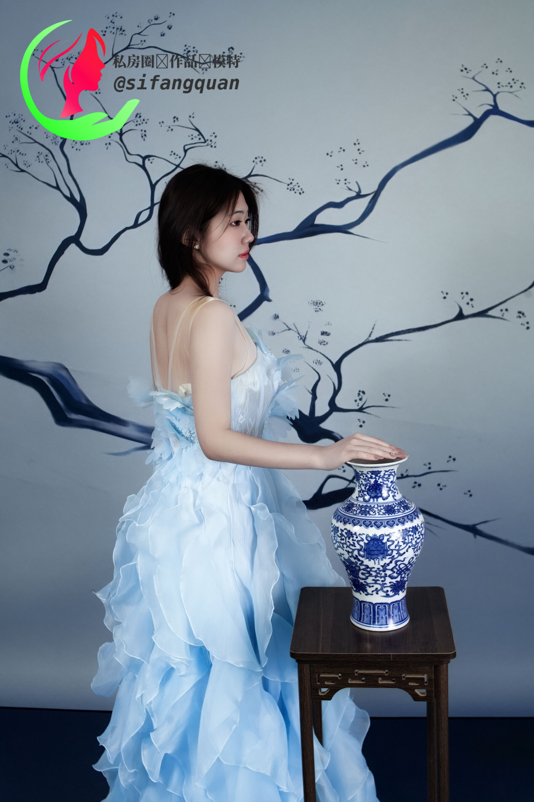 国模大一学妹人体私拍套图 | Page 3