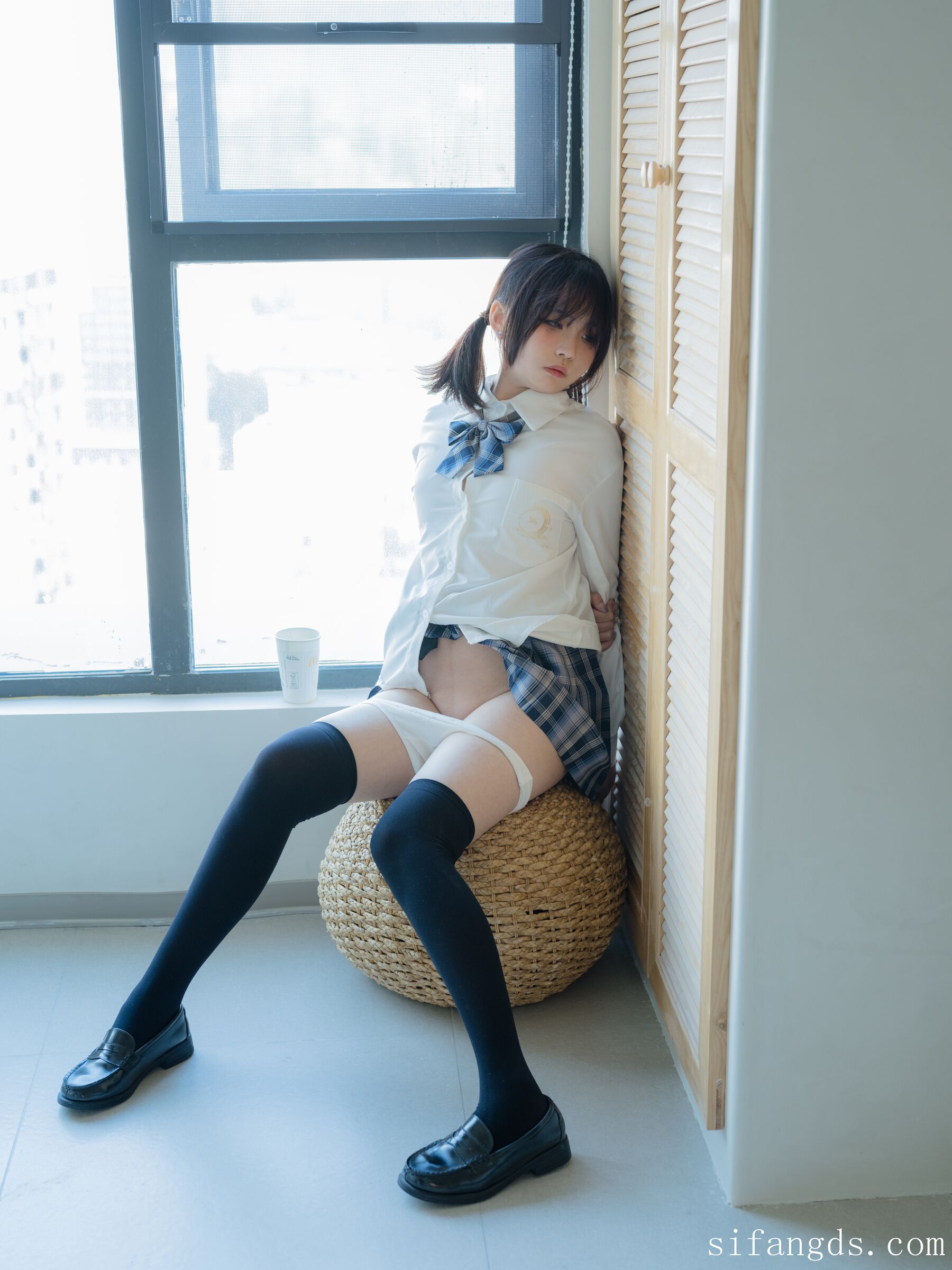 小安《JK制服浴缸》