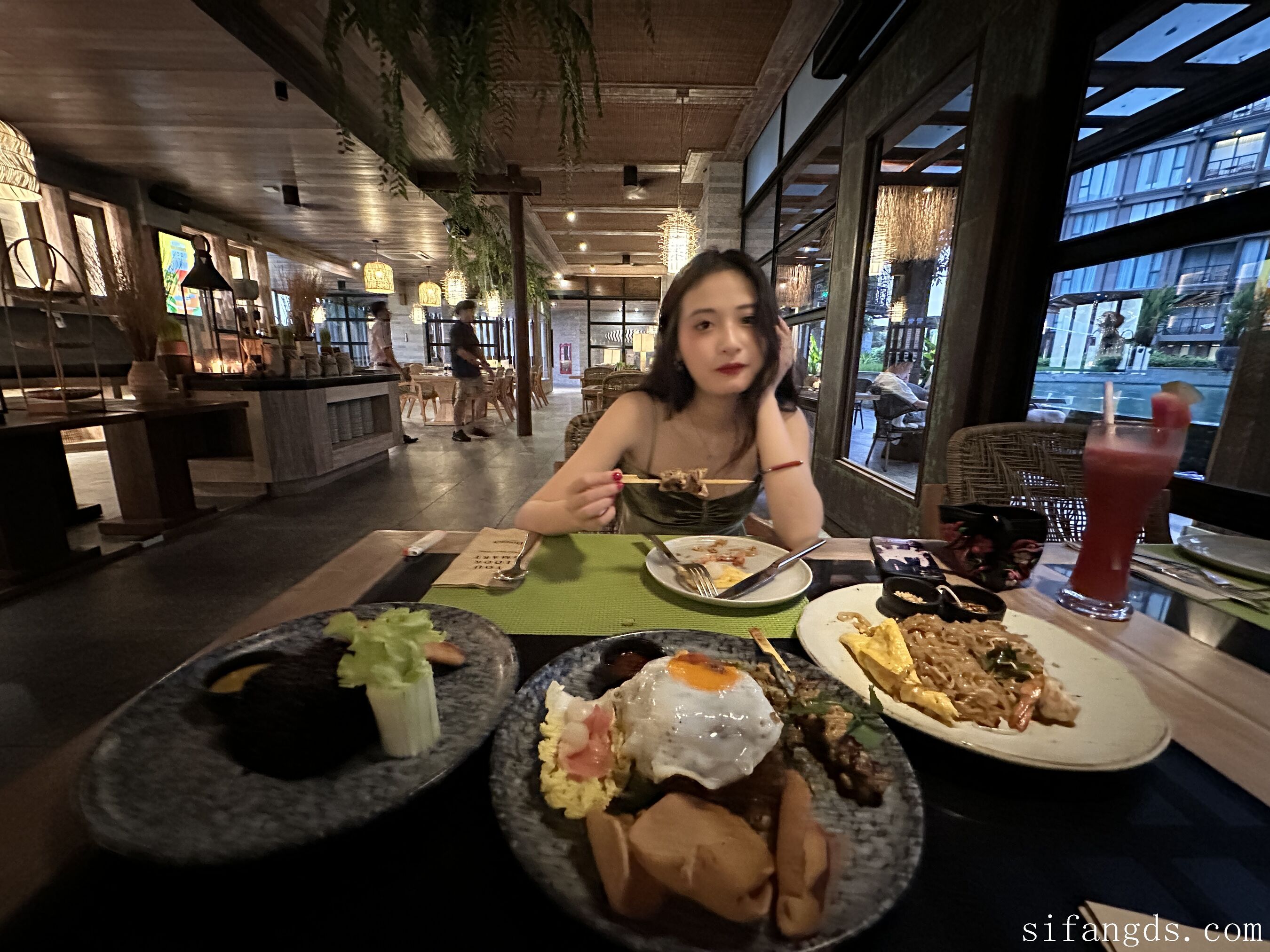 茂木希子《普吉岛旅拍·花絮》 | Page 2