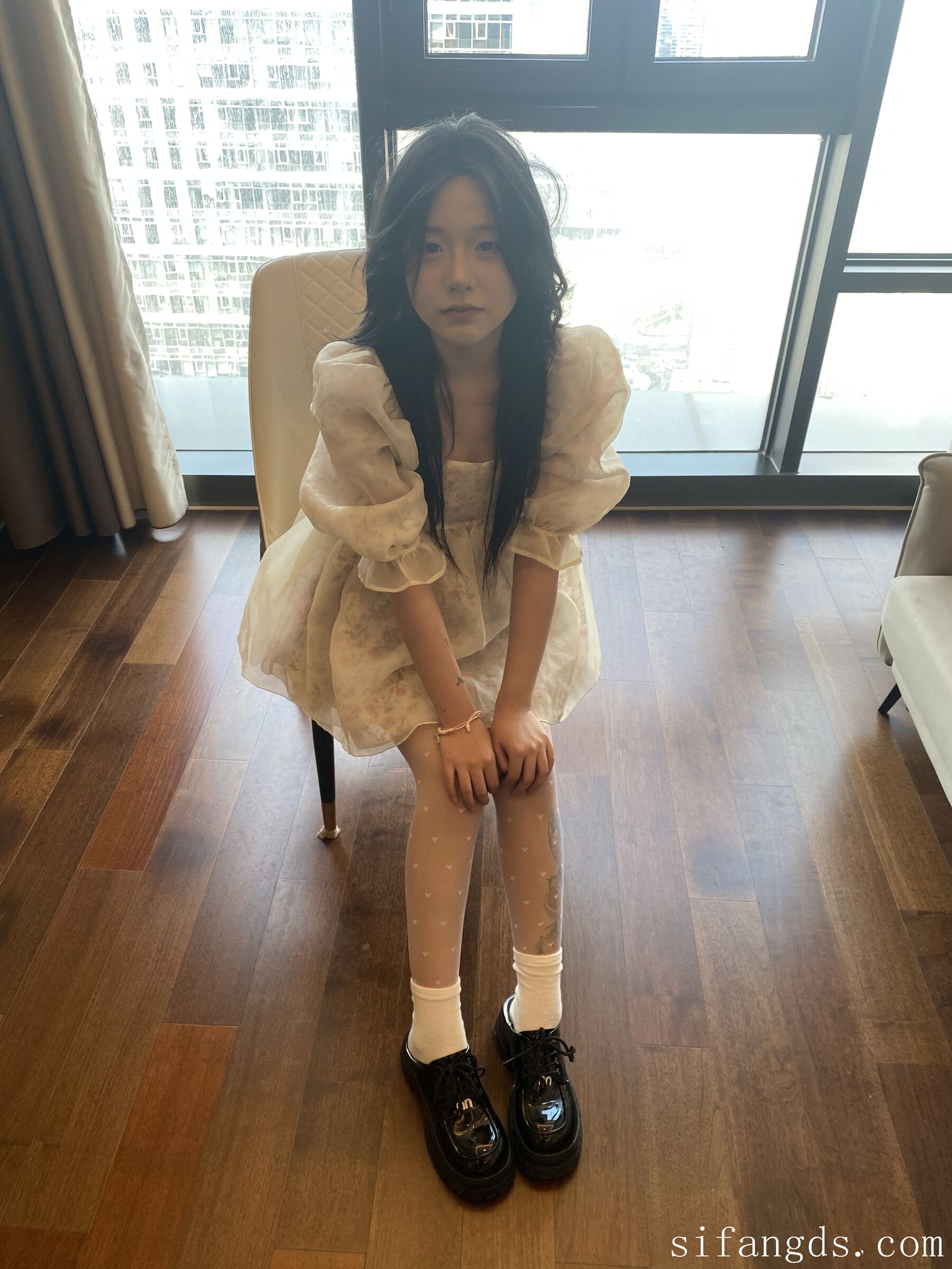 国模婉婉大尺度人体私拍套图 | Page 2