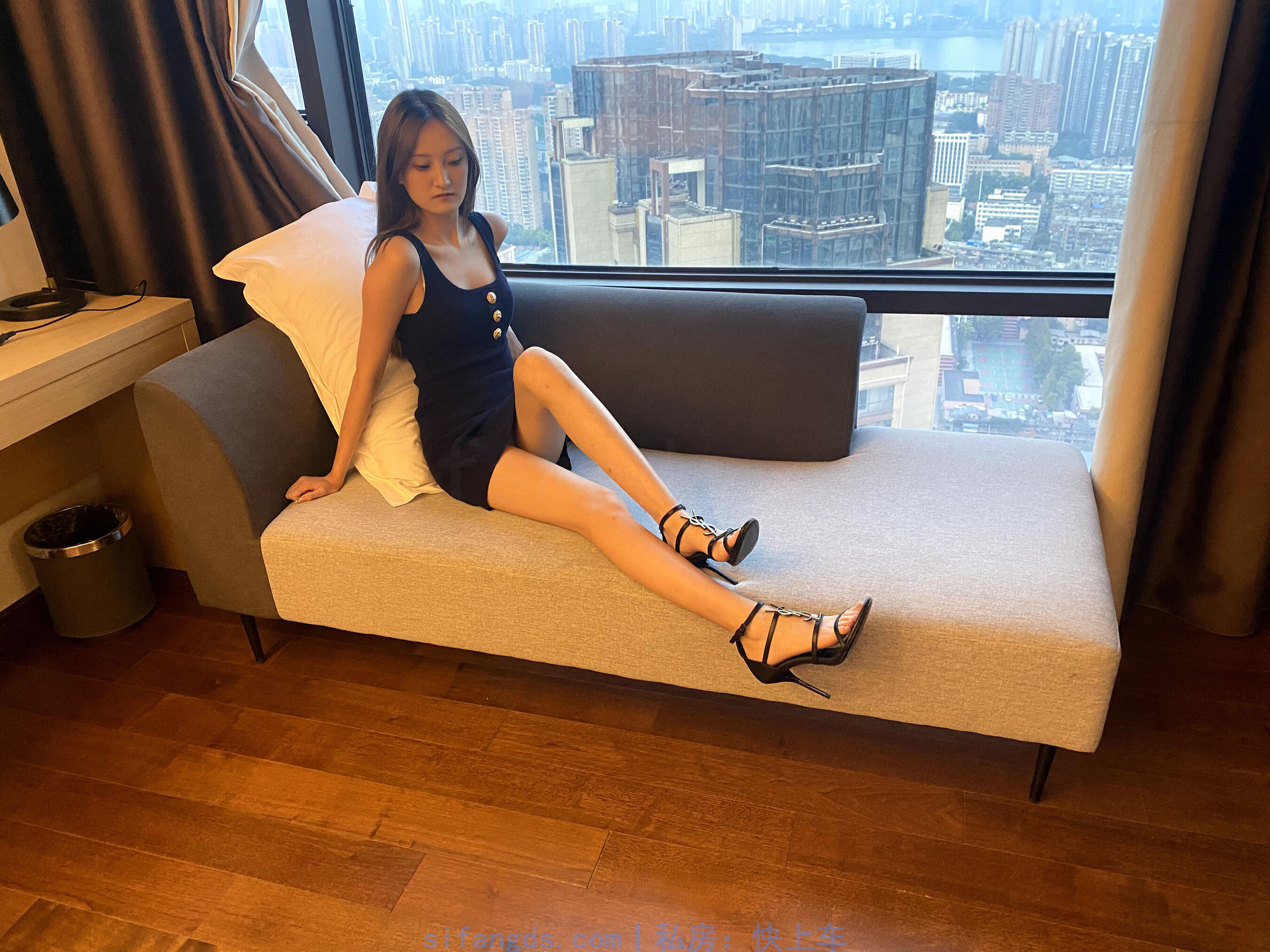 国模敏儿大尺度人体私拍套图 | Page 5