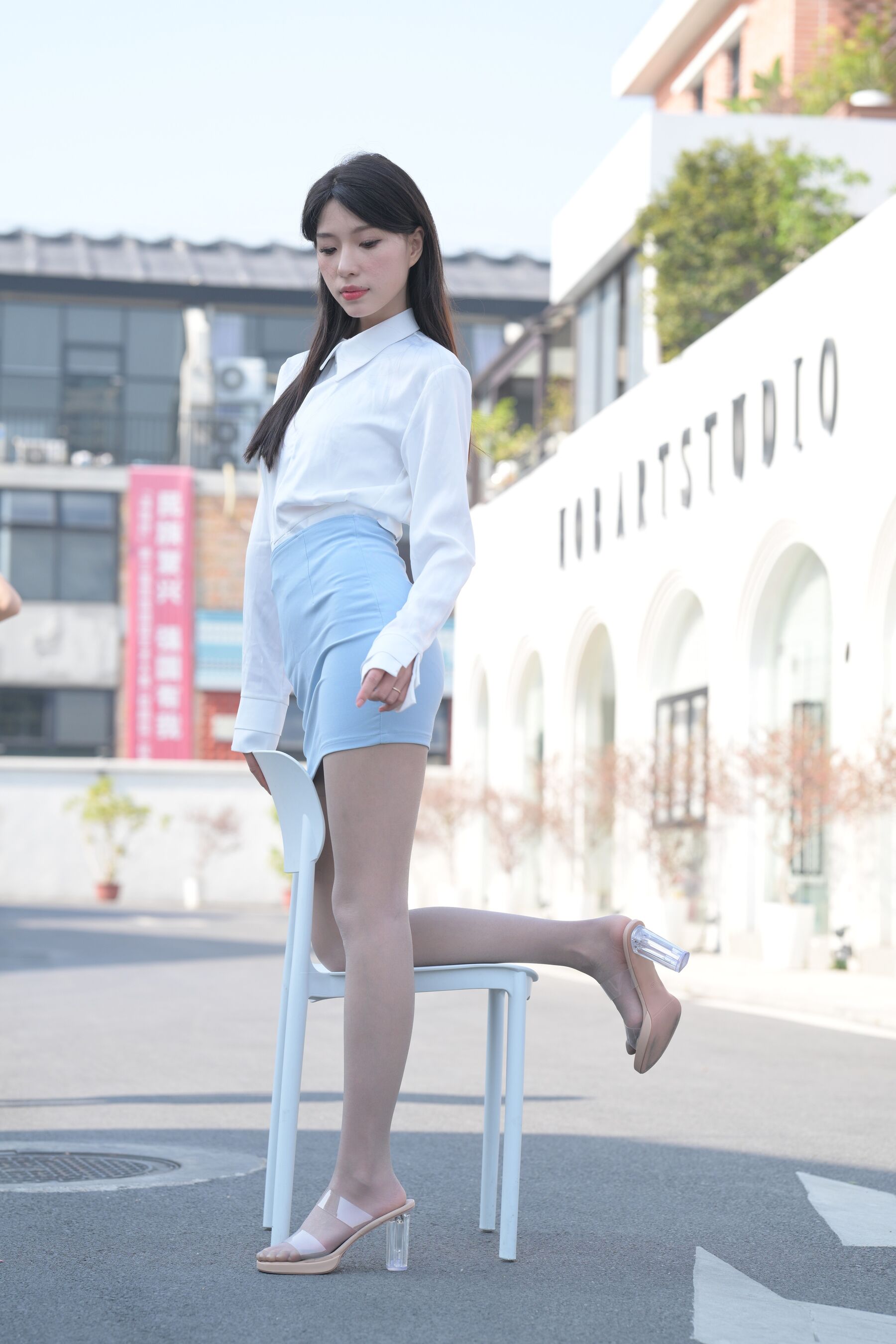 蓝色制服美女 | Page 2