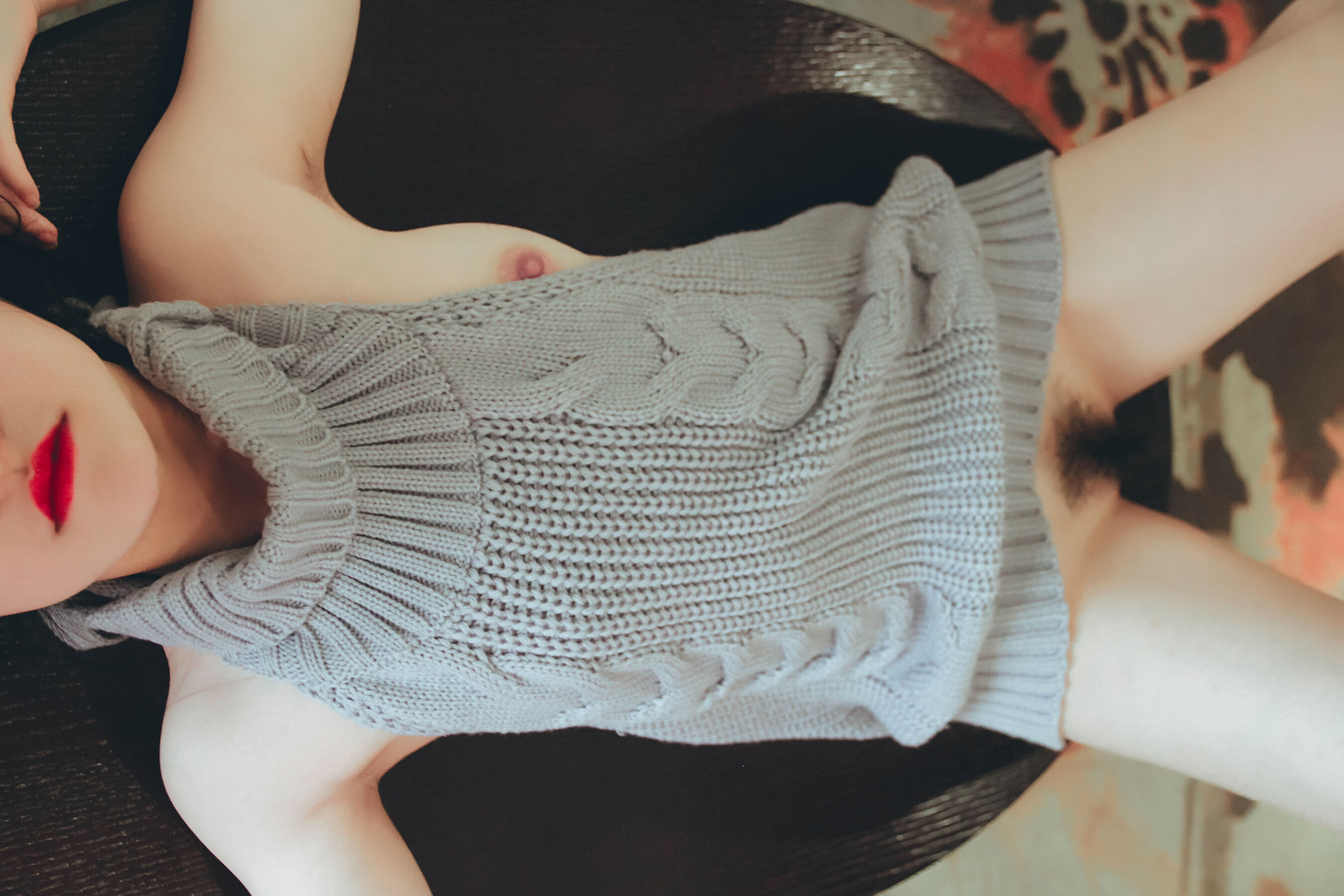 团子系列：毛衣少女