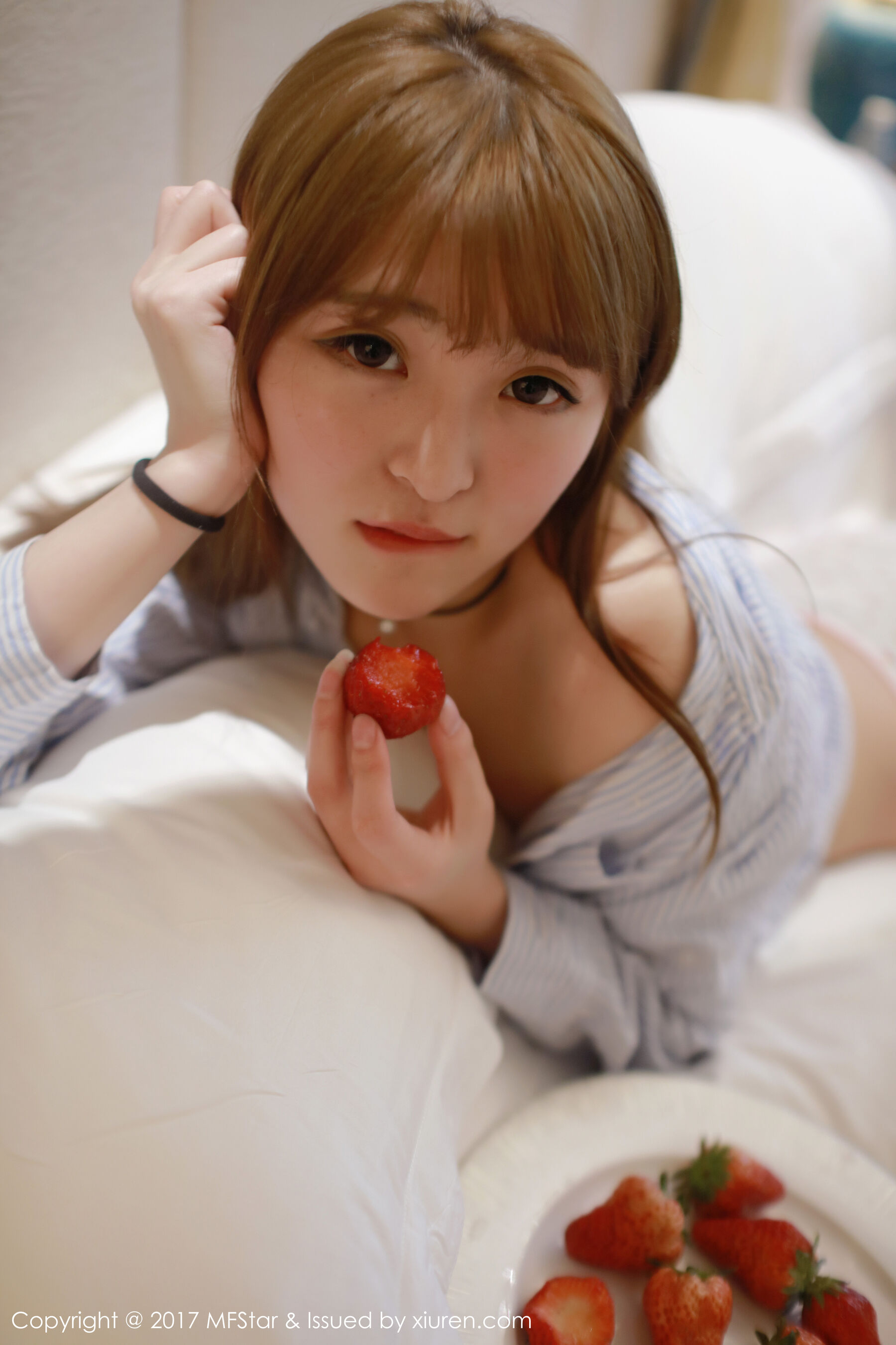 Vol. 0096 伊小七MoMo | Page 3
