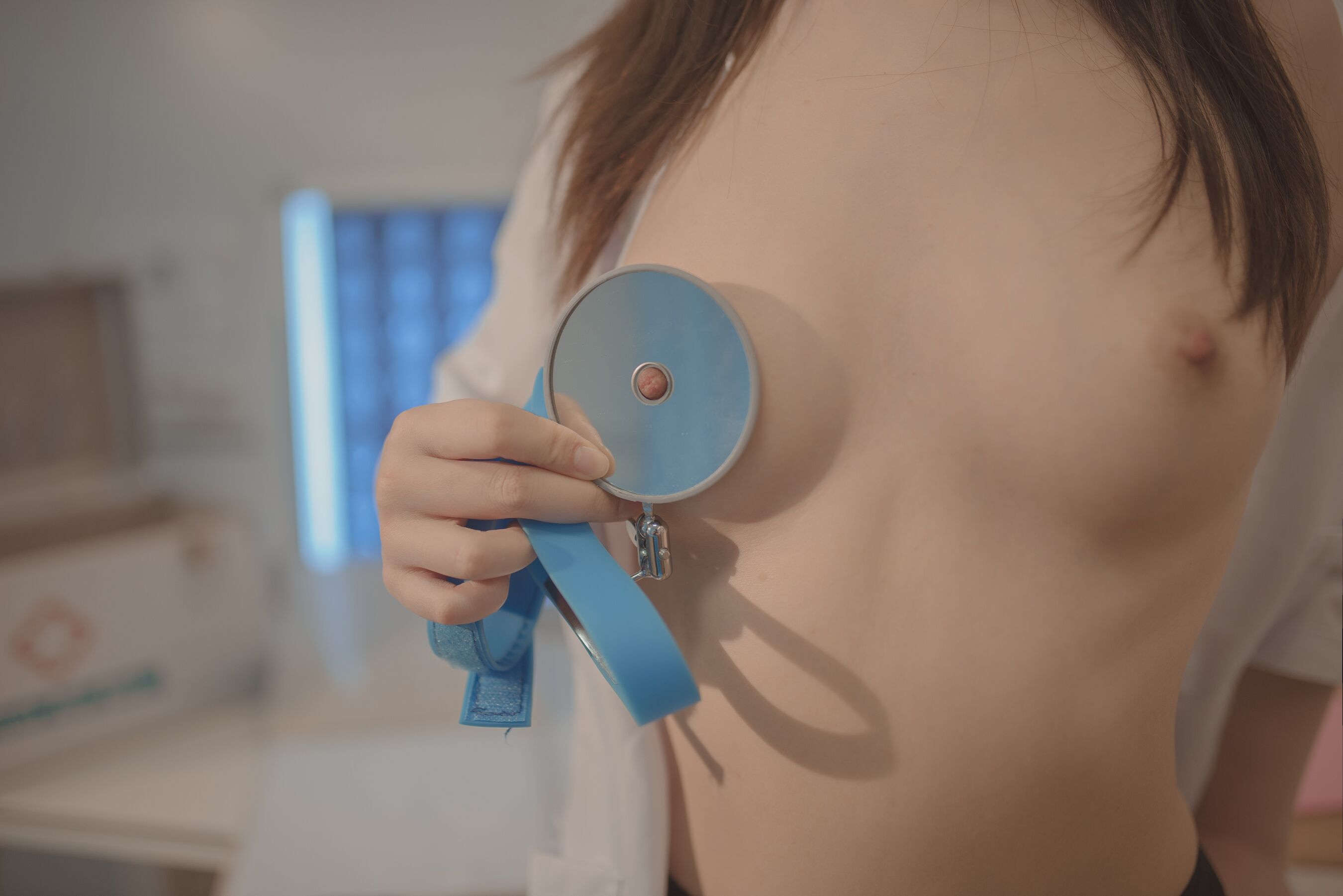 鹿初少女《痴女护士》 | Page 4