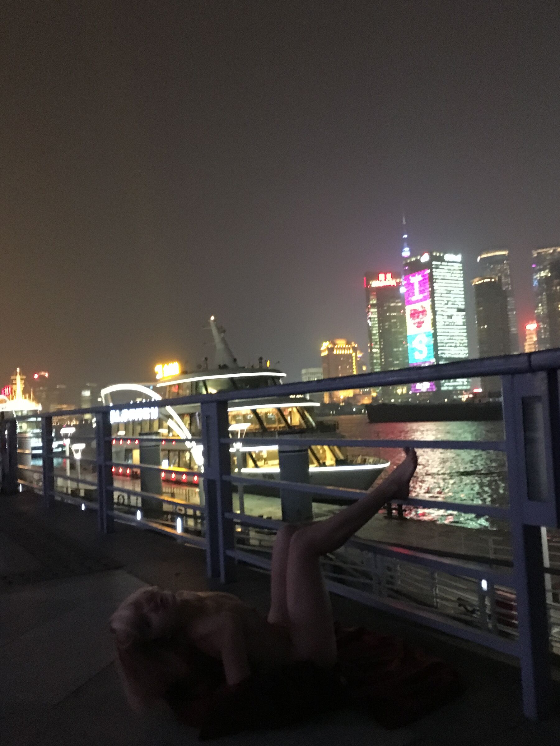 悦爷妖精三部曲之边走边拍