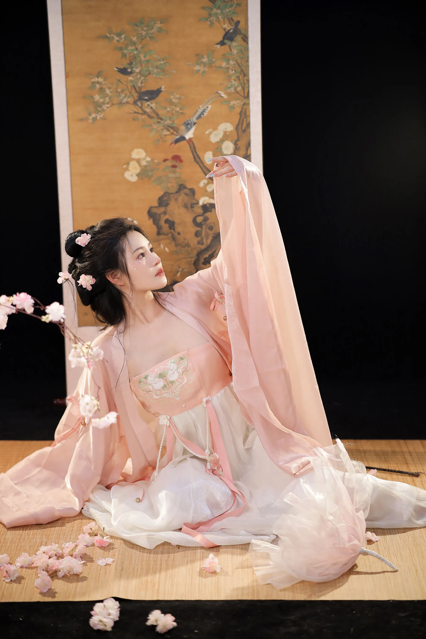 桃暖酱《霓裳入梦》 | Page 2