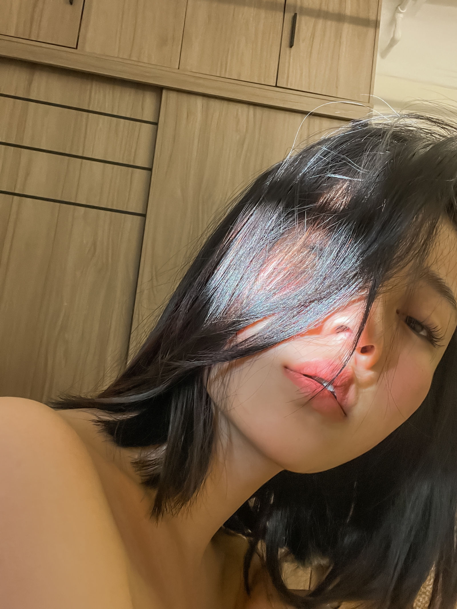 年年《光与年》