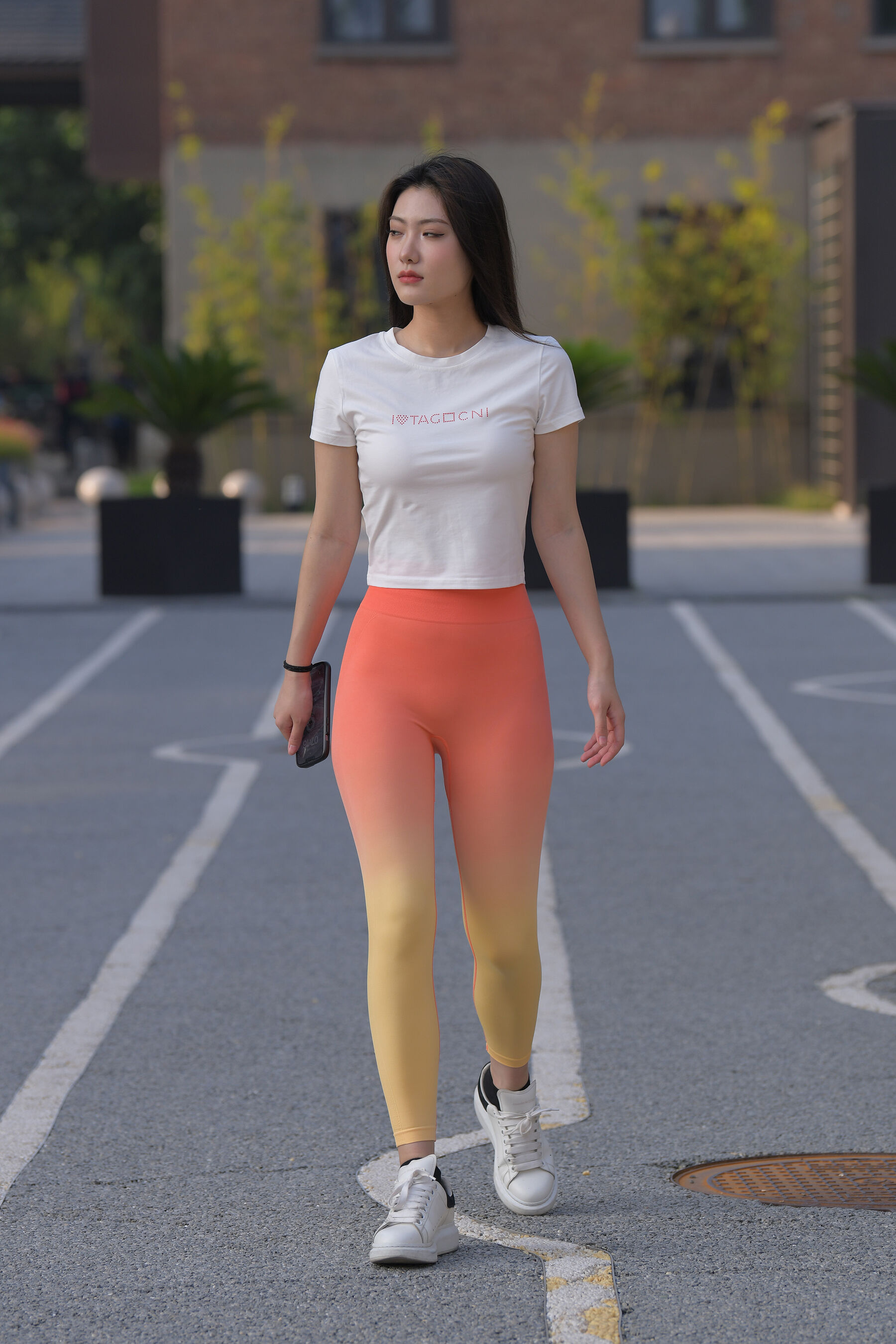 红色瑜伽裤美女 | Page 2