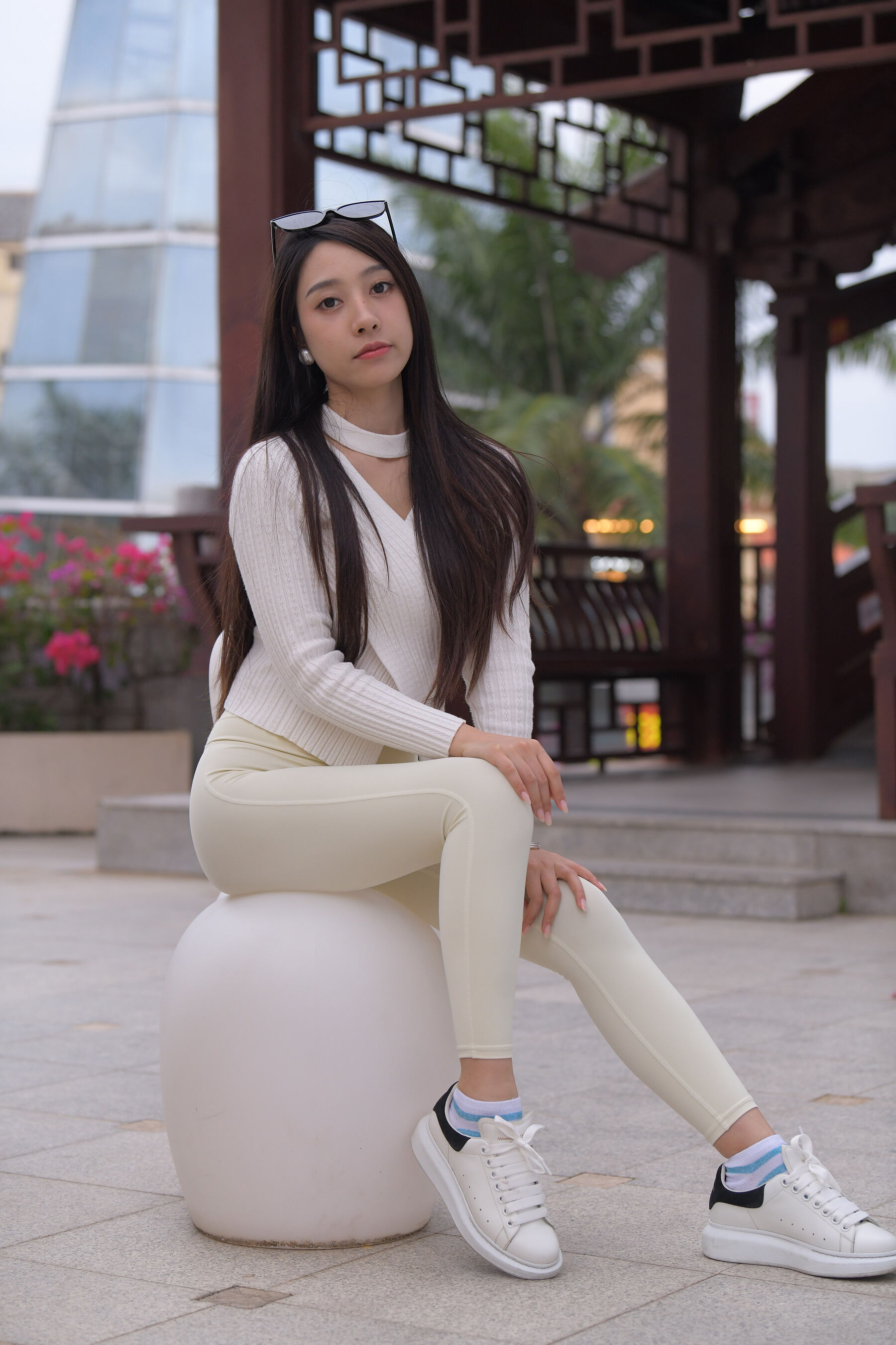 白色瑜伽裤美女 | Page 4