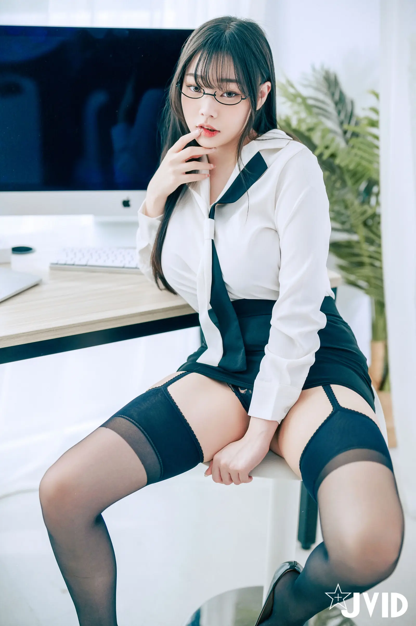 性感能乾の超巨乳女秘书