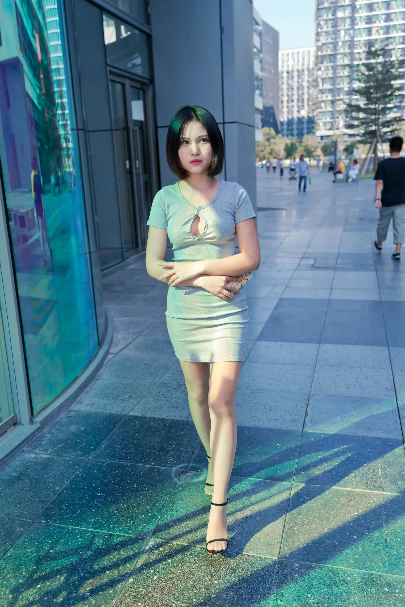 在商业广场看哈哈镜的包臀裙肉丝萌宝儿（魔镜街拍） | Page 2