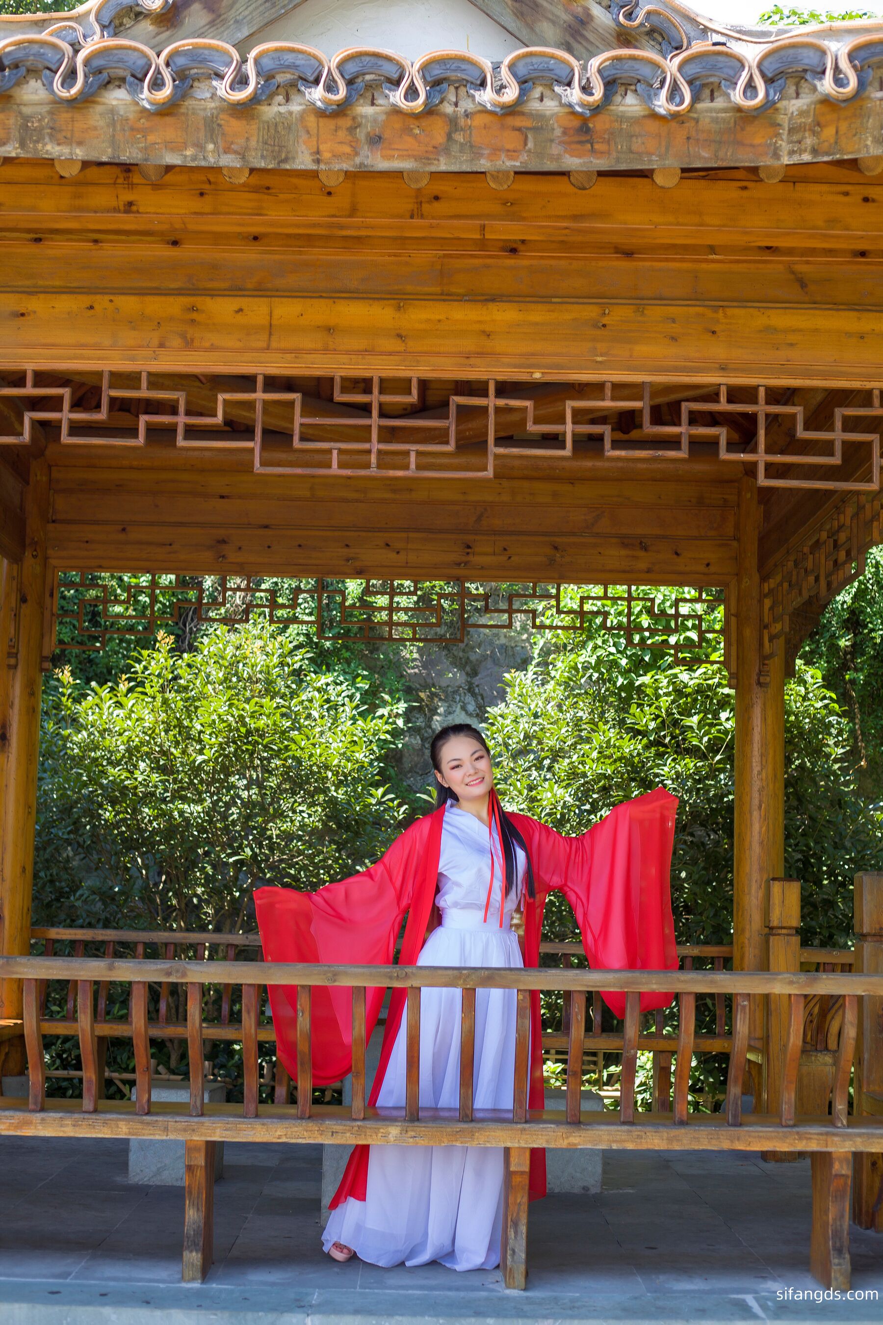 摄影师流出素人私房照：闺蜜组团丽江旅游 | Page 4