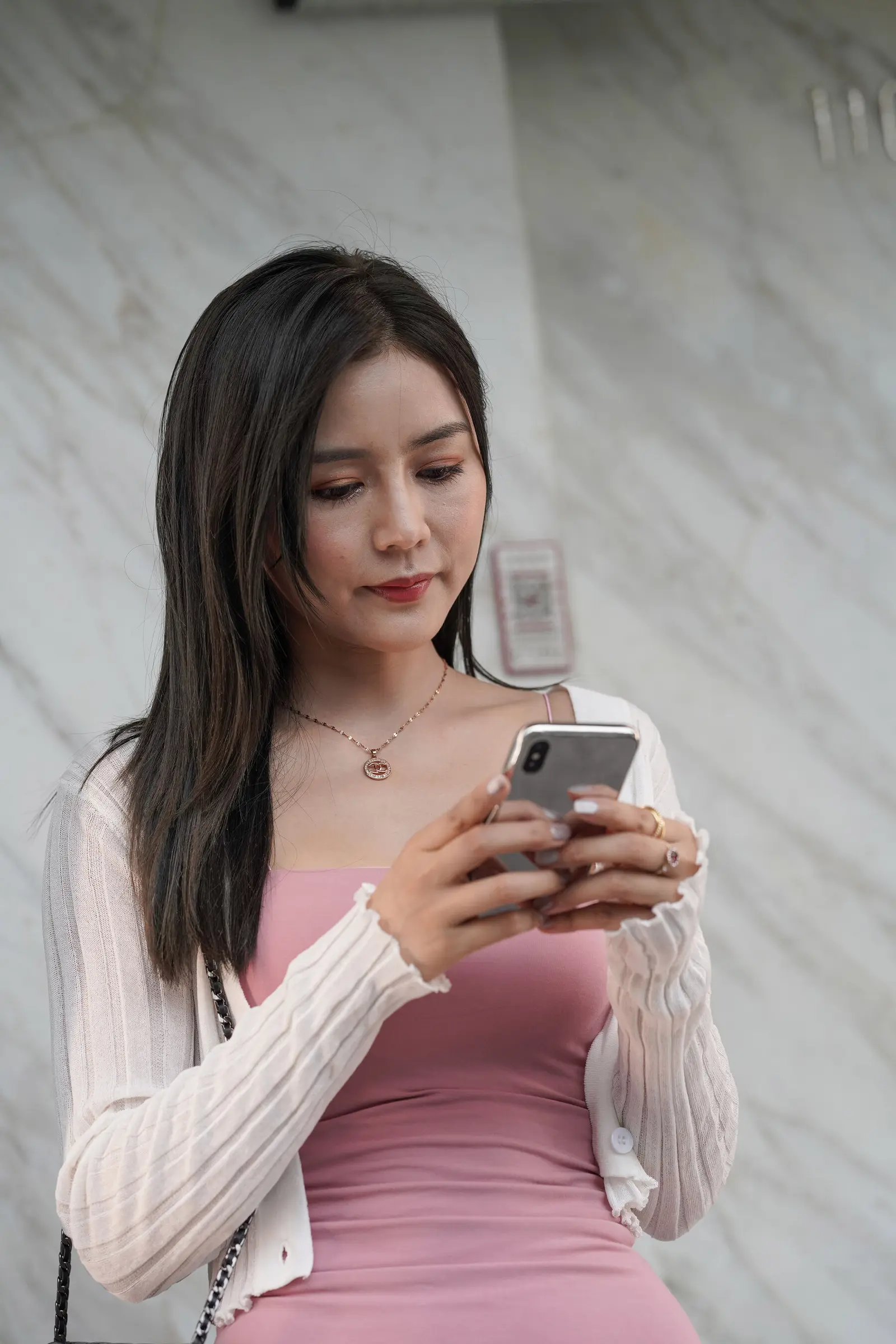 粉色肉丝（魔镜街拍：牛男）