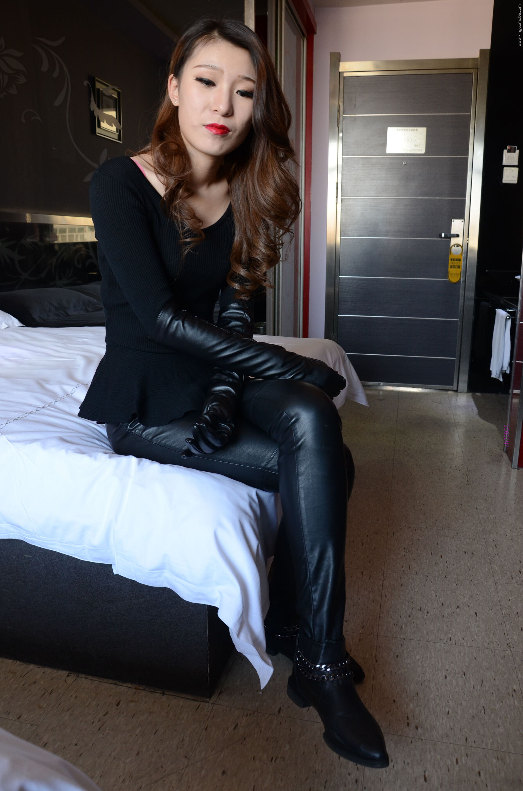 国模美华大尺度人体私拍套图 | Page 2