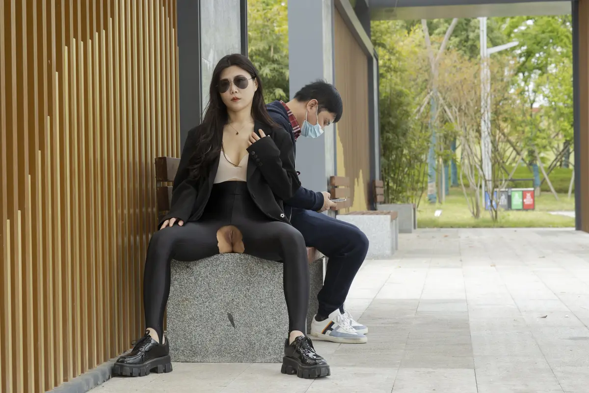 国模春彤大尺度人体私拍套图（2021-04-04） | Page 3