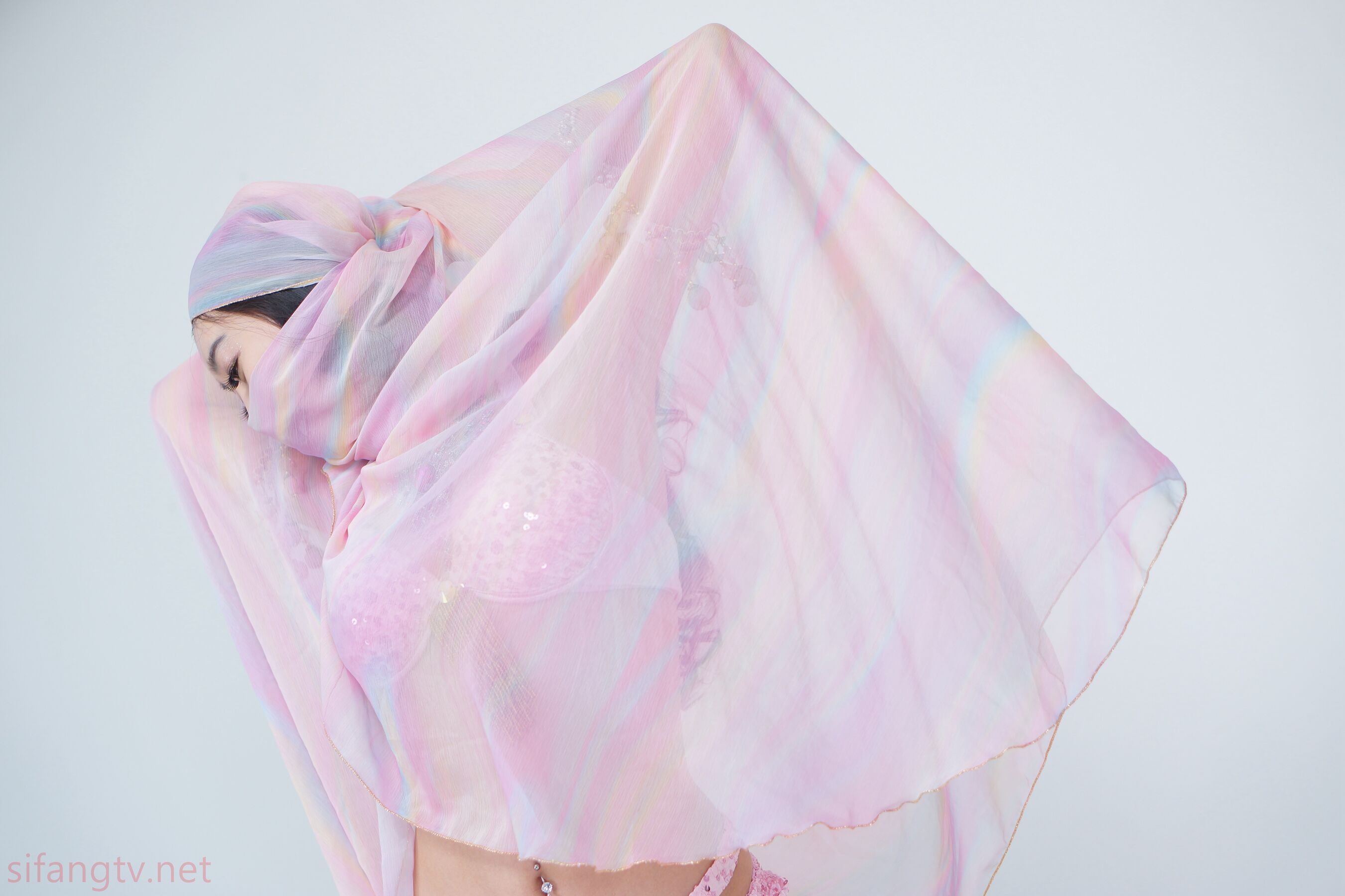 国模美心人体私拍套图 | Page 4