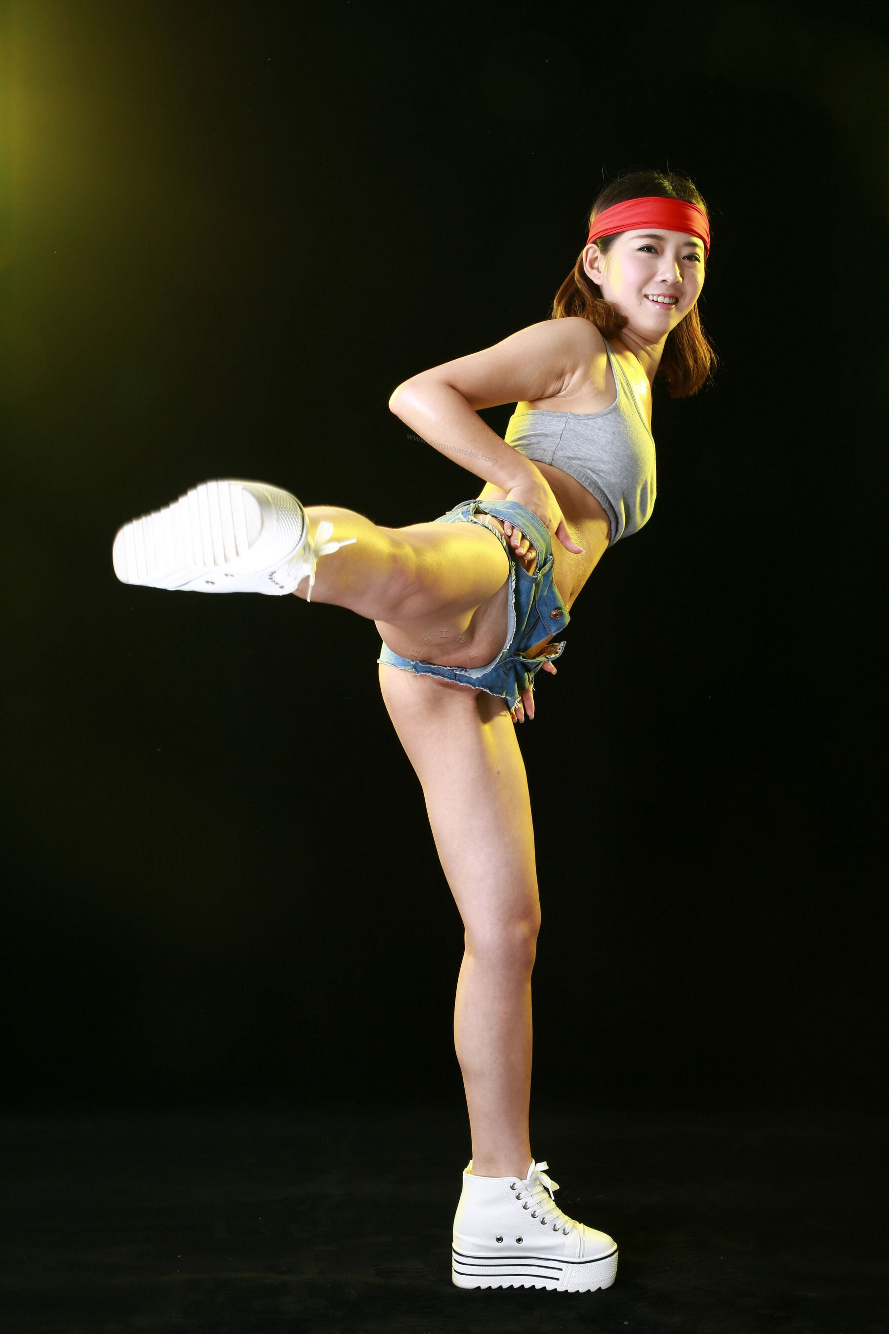 国模阿丹大尺度人体私拍套图 | Page 4