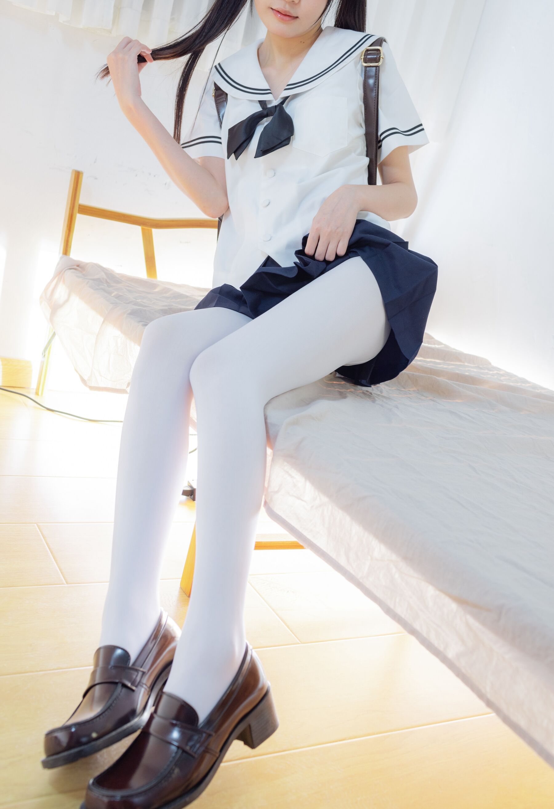 双马尾少女胶带捆绑 跳蛋调教 | Page 4