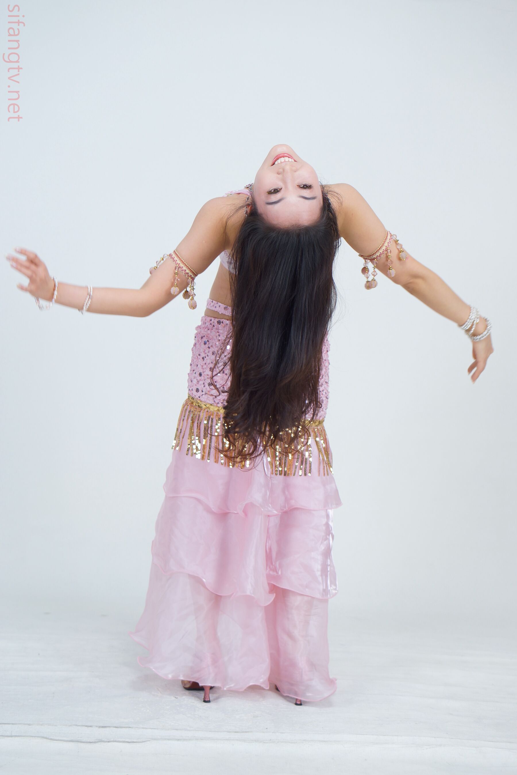 国模美心人体私拍套图 | Page 3