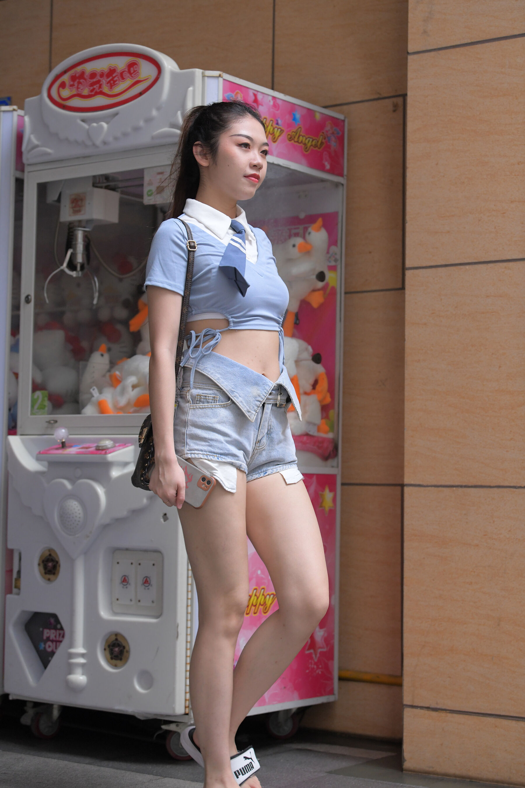 热裤小妹 | Page 2