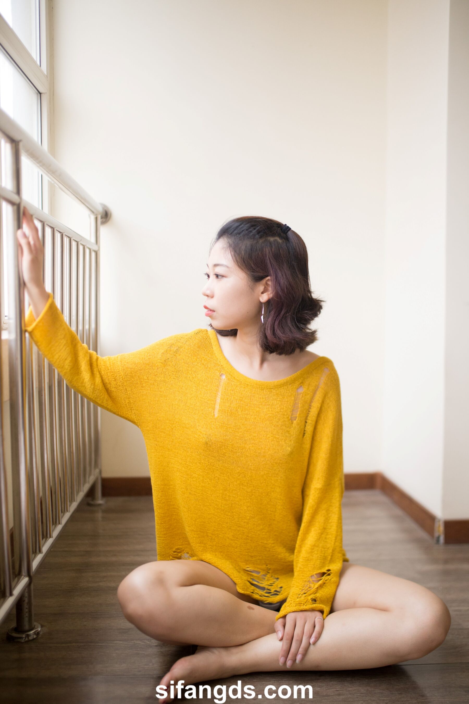 国模黄小姐人体私拍套图