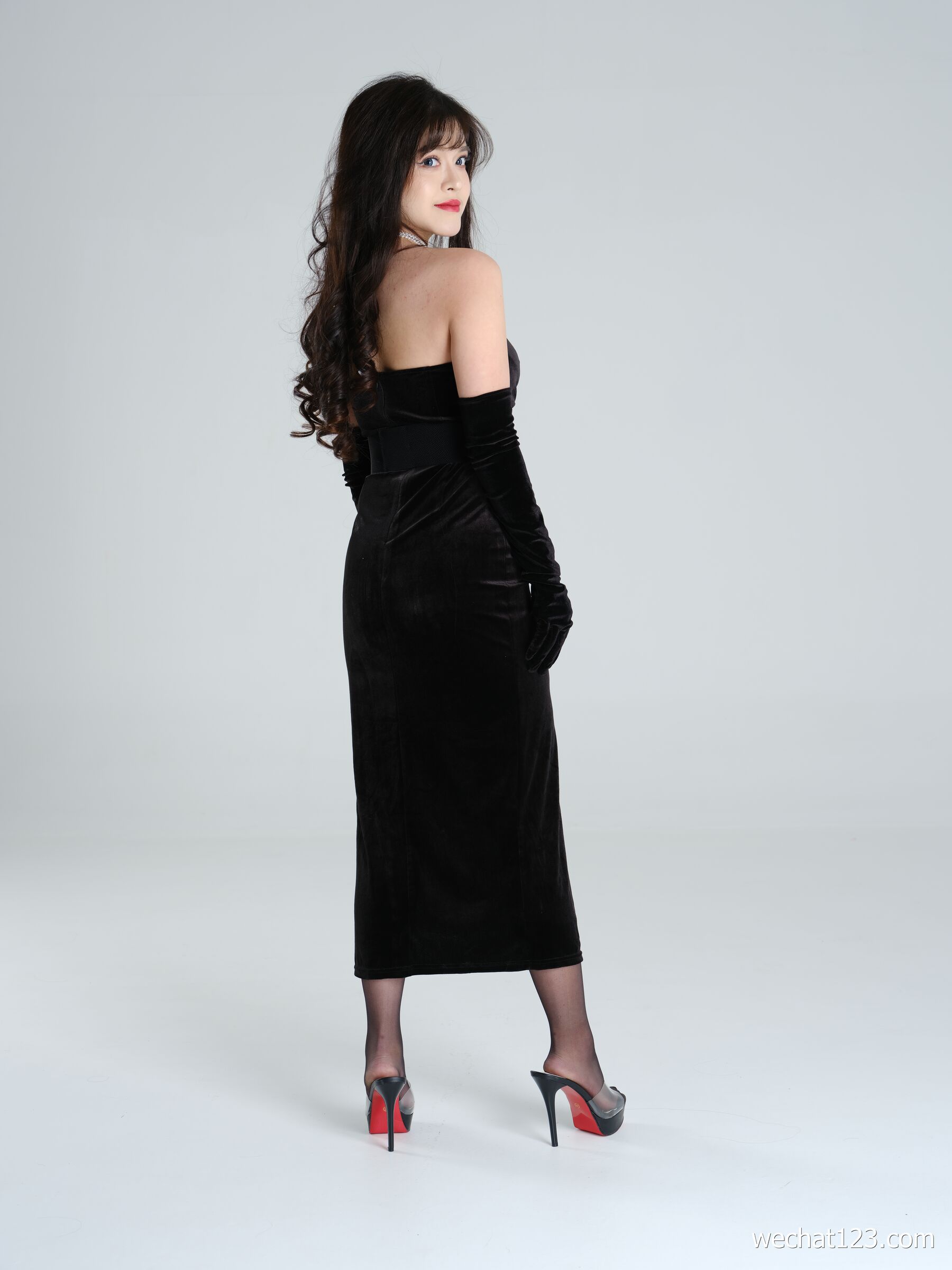 国模妮雅大尺度人体私拍套图 | Page 2