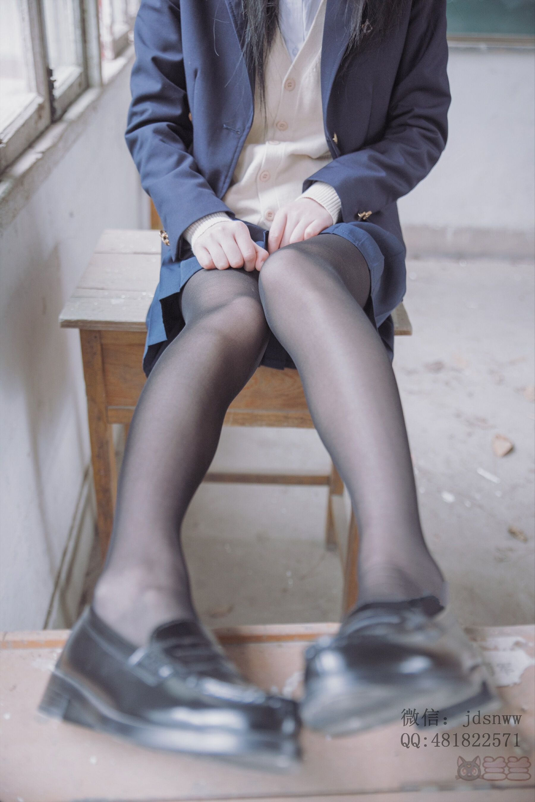 萌兰酱《废弃学校露出》 | Page 2