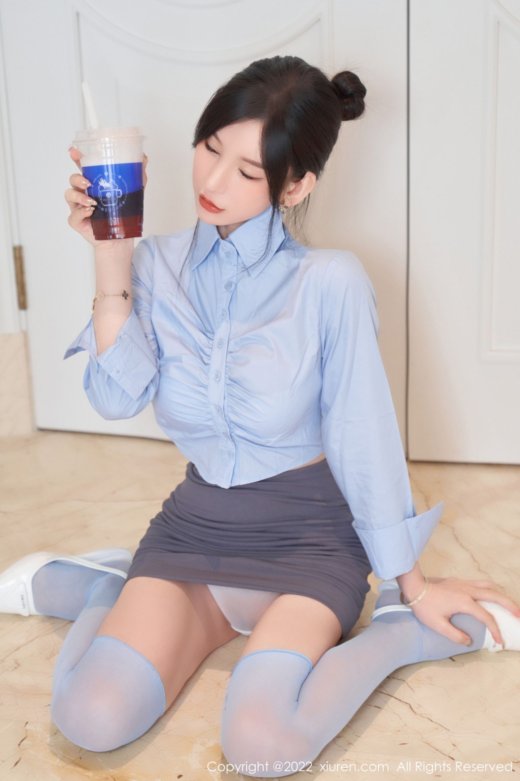 Vol. 5812 周於希Sally | Page 2