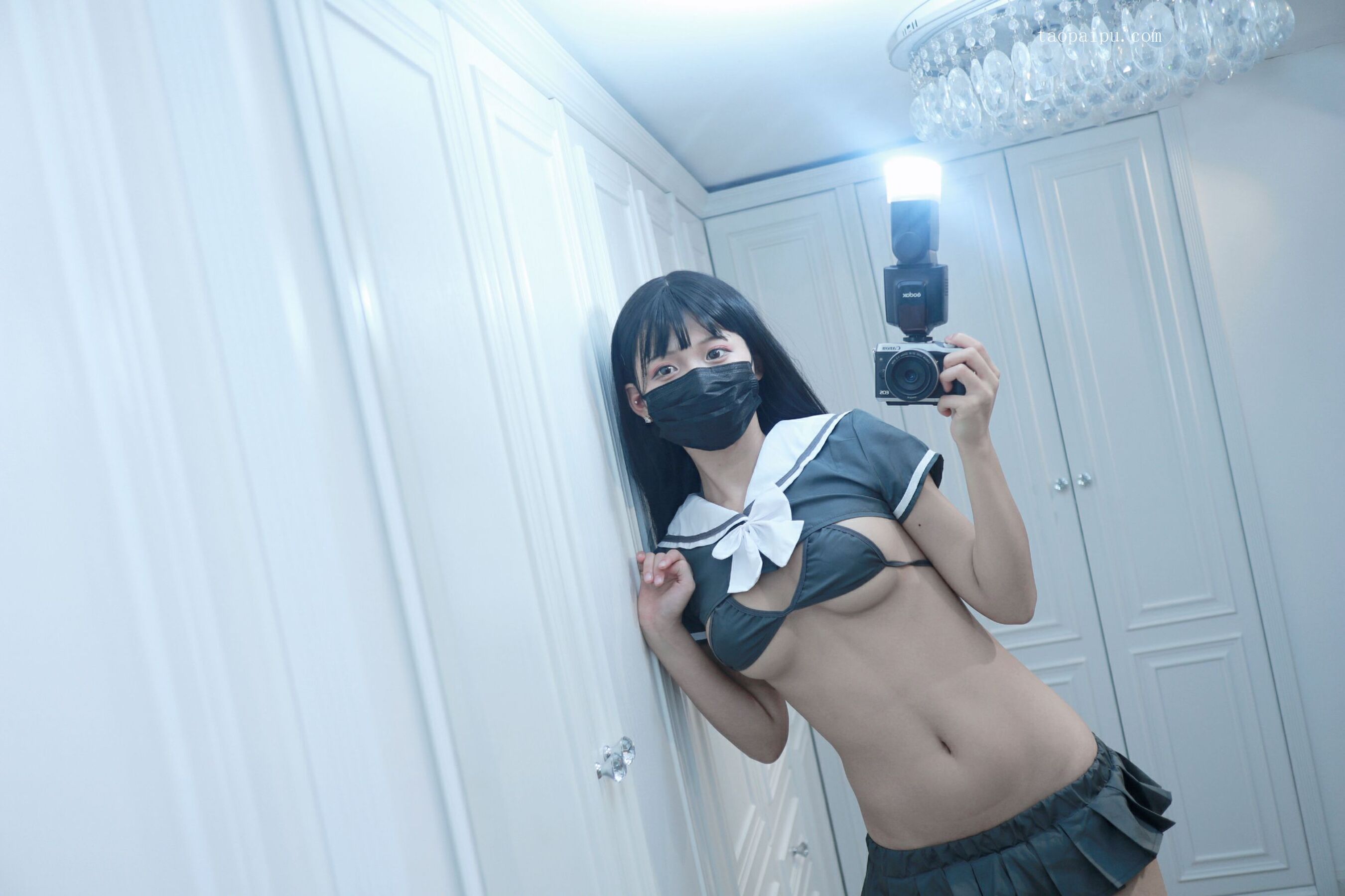 白袜袜格罗丫《楼梯上的小姐姐》 | Page 4