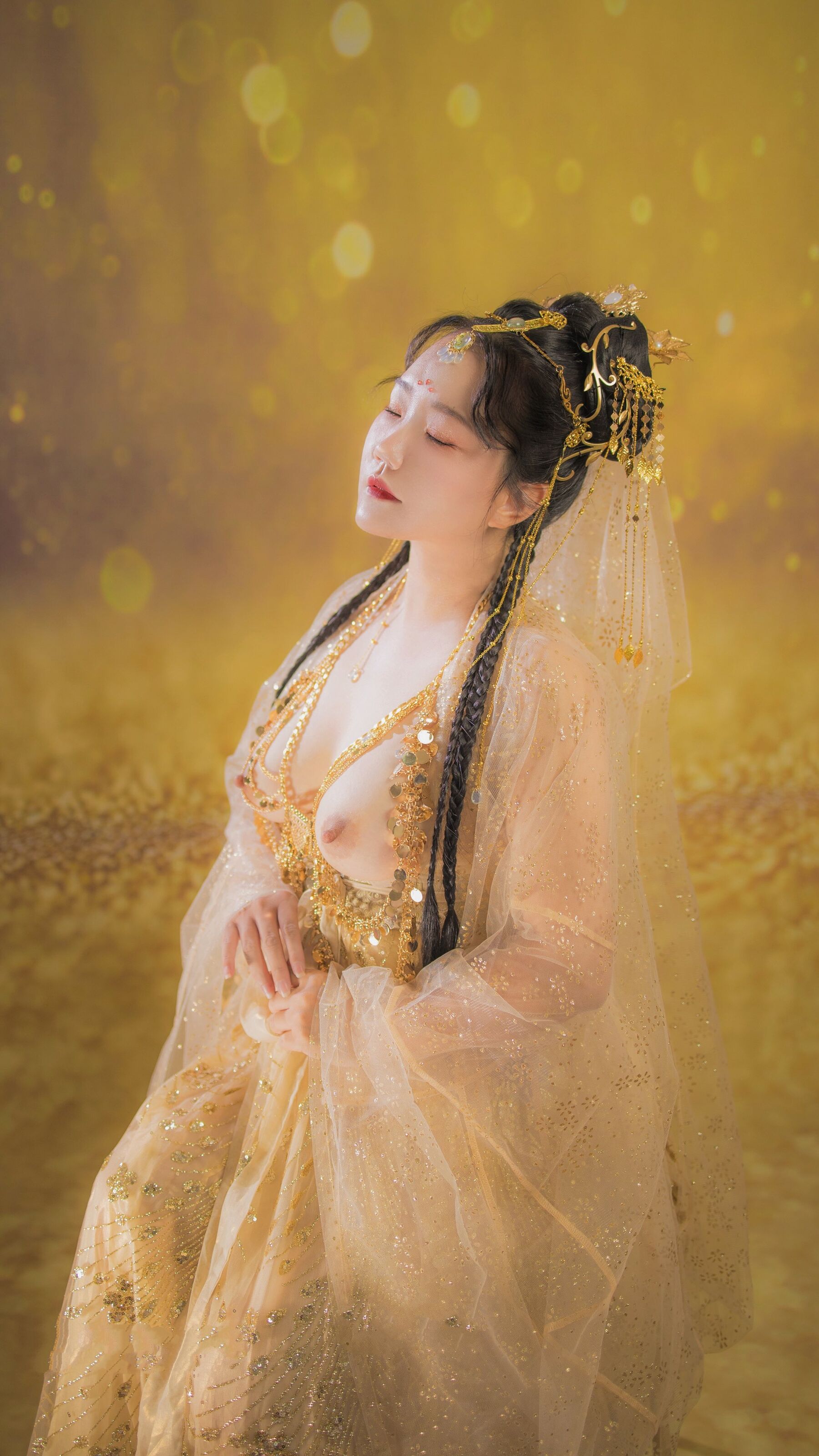 国模夏月人体私拍套图