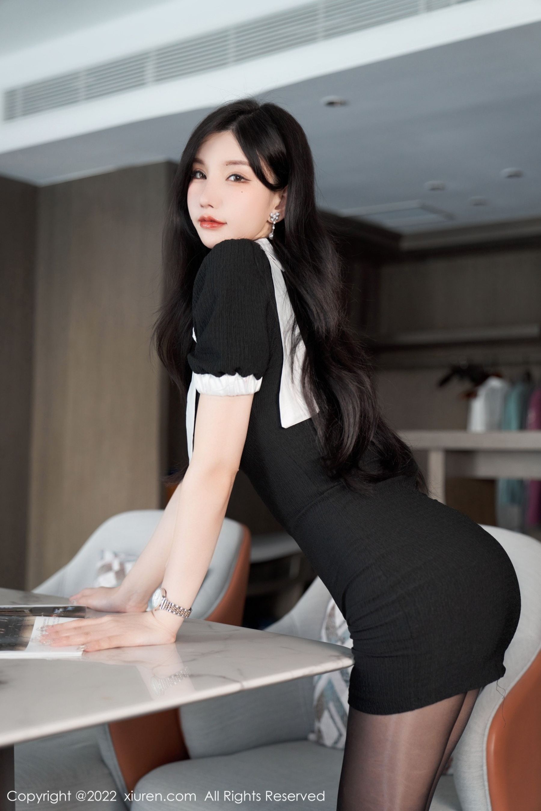Vol. 5848 周於希Sally | Page 2